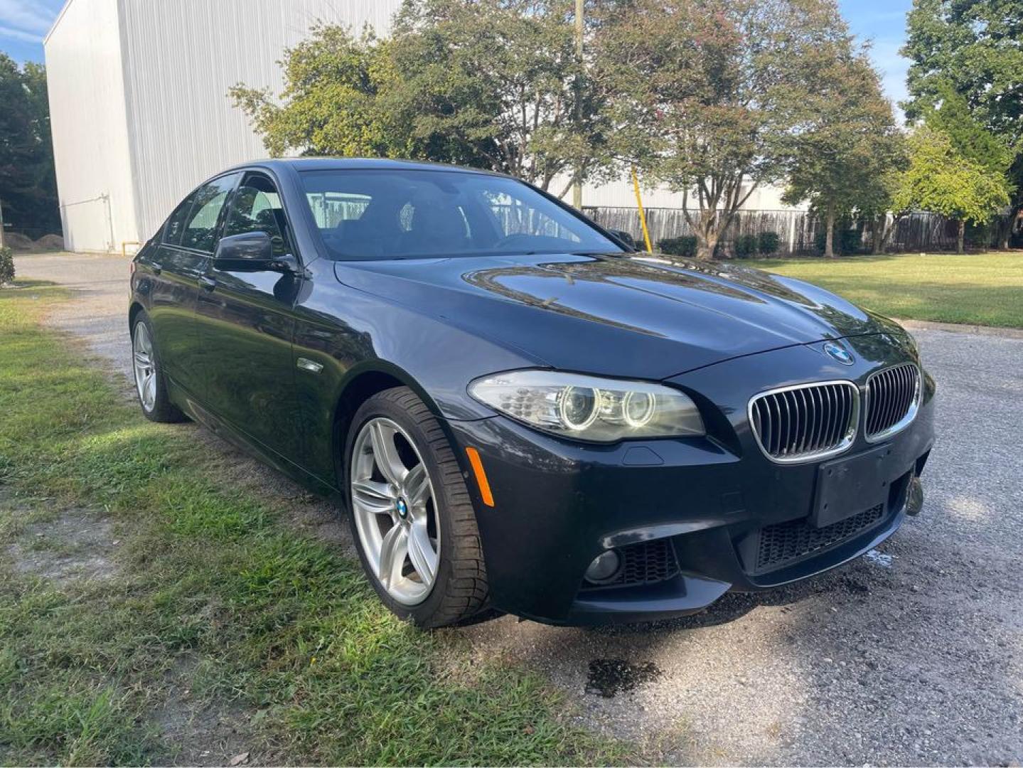 2013 Grey /Black BMW 5-Series M-Sport (WBAFU7C5XDD) with an 3.0 Turbo engine, 8 Speed Auto transmission, located at 5700 Curlew Drive, Norfolk, VA, 23502, (757) 455-6330, 36.841885, -76.209412 - Photo#6